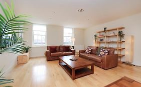 Joivy Spacious 2 Bed,2 Bath Flat, Free Parking And Rooftop Terrace
