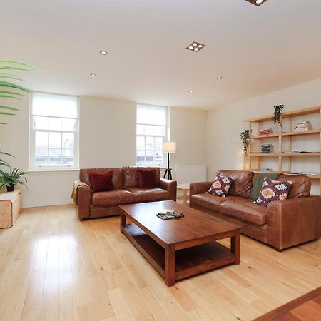 Joivy Spacious 2 Bed,2 Bath Flat, Free Parking And Rooftop Terrace Edinburgh Exterior photo