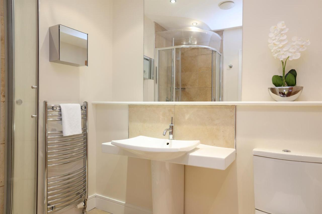 Joivy Spacious 2 Bed,2 Bath Flat, Free Parking And Rooftop Terrace Edinburgh Exterior photo