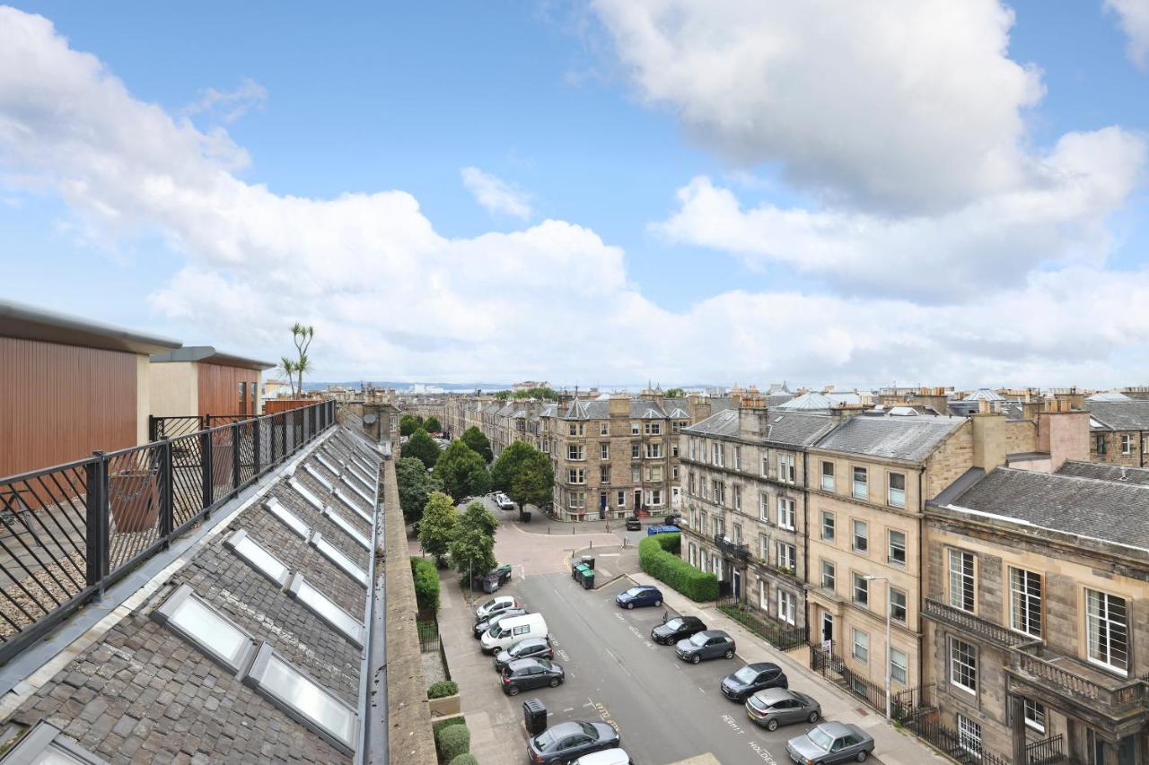 Joivy Spacious 2 Bed,2 Bath Flat, Free Parking And Rooftop Terrace Edinburgh Exterior photo