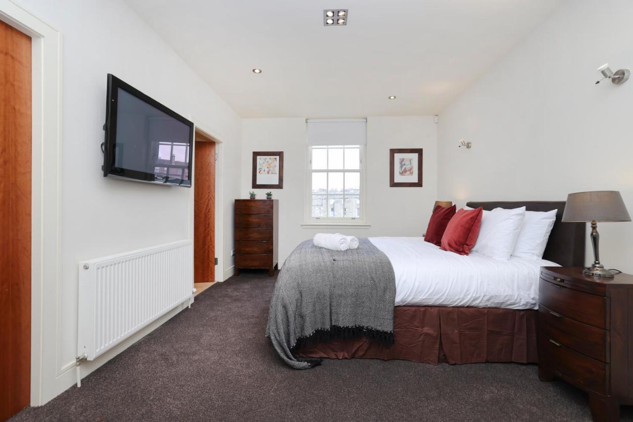Joivy Spacious 2 Bed,2 Bath Flat, Free Parking And Rooftop Terrace Edinburgh Exterior photo