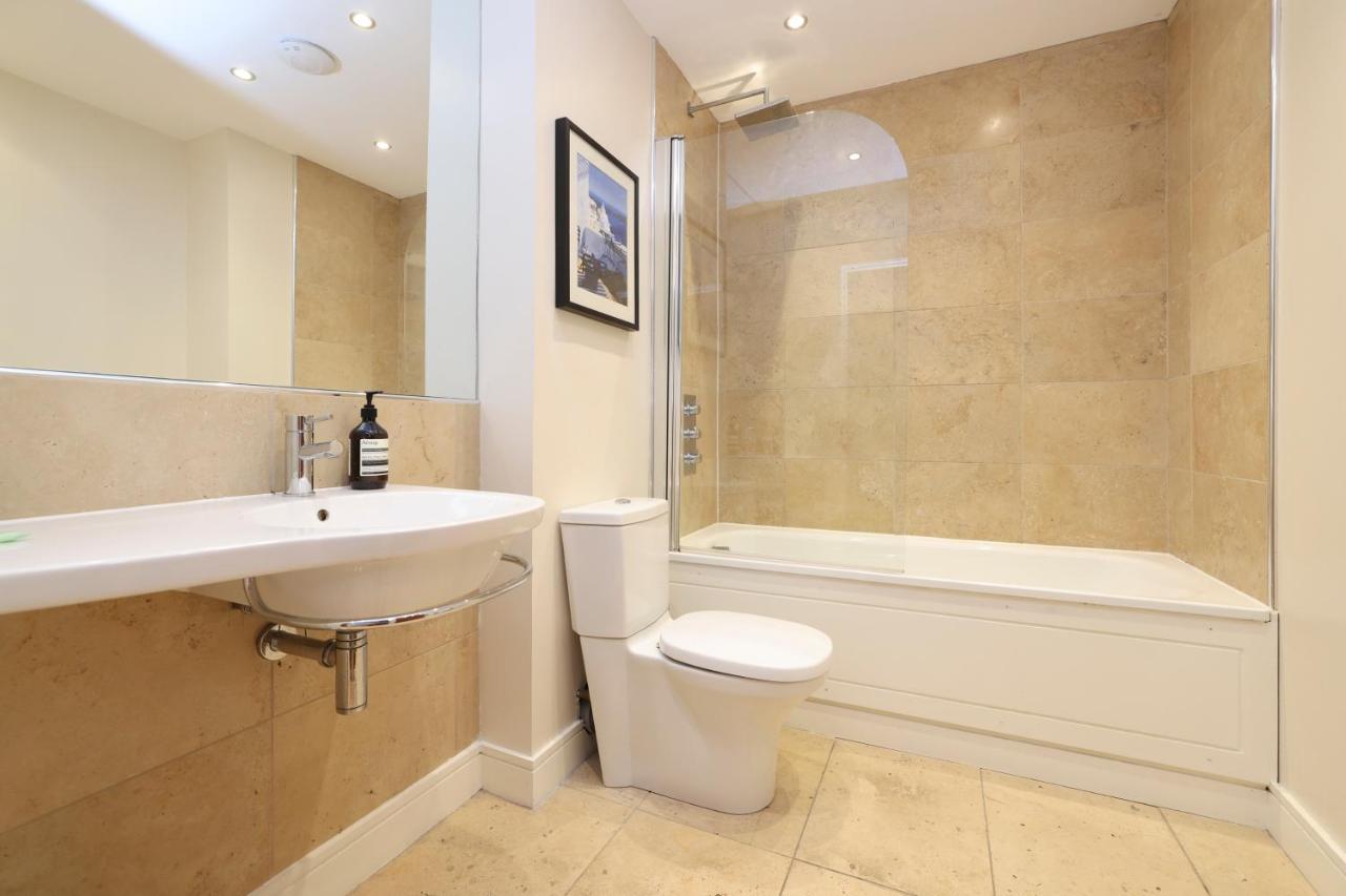Joivy Spacious 2 Bed,2 Bath Flat, Free Parking And Rooftop Terrace Edinburgh Exterior photo
