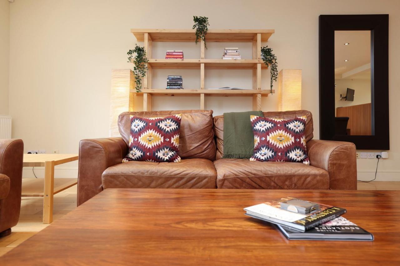 Joivy Spacious 2 Bed,2 Bath Flat, Free Parking And Rooftop Terrace Edinburgh Exterior photo